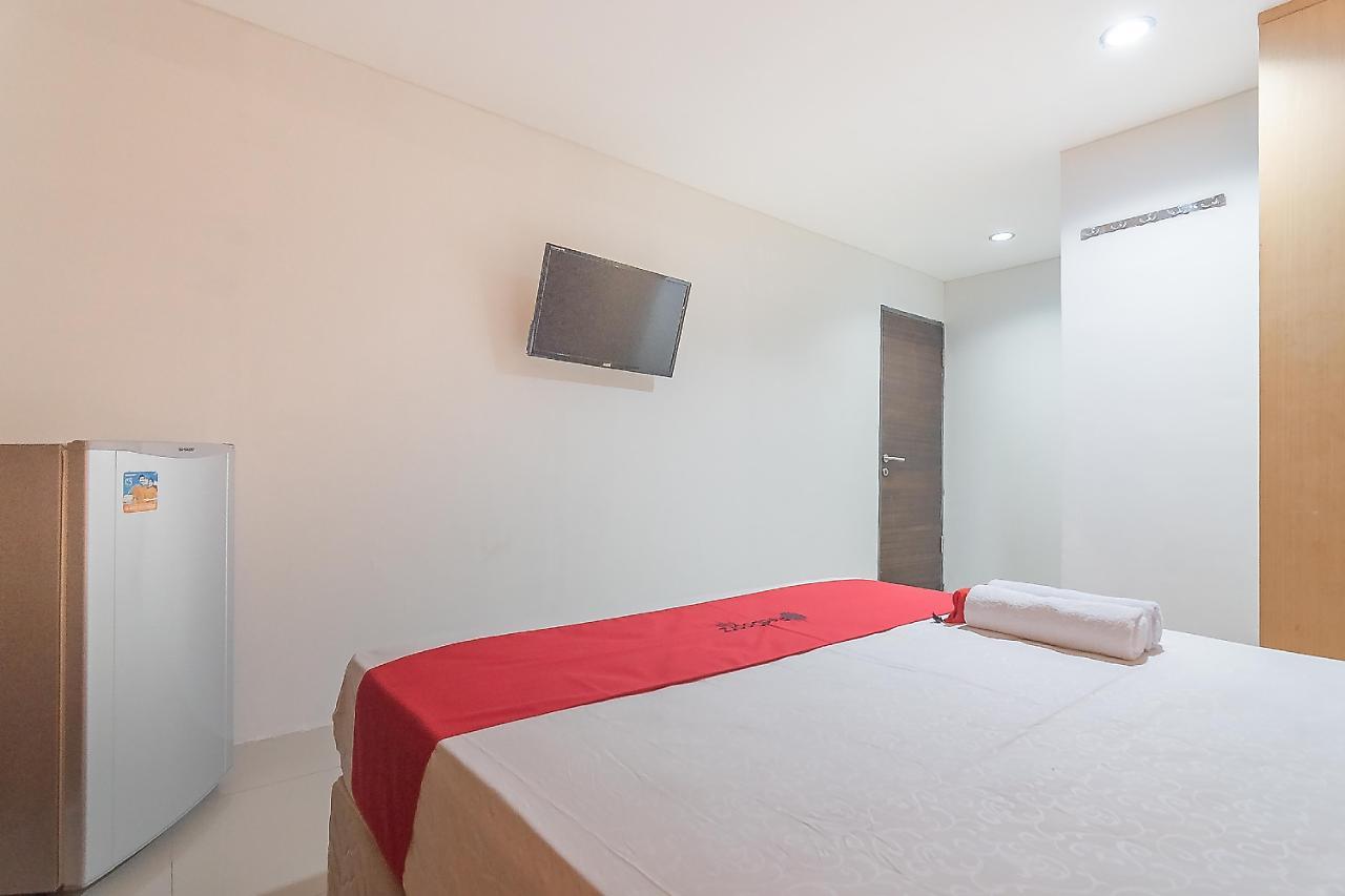 RedDoorz Plus near Sepinggan Airport 3 Hotel Sepinggang Kecil Bagian luar foto