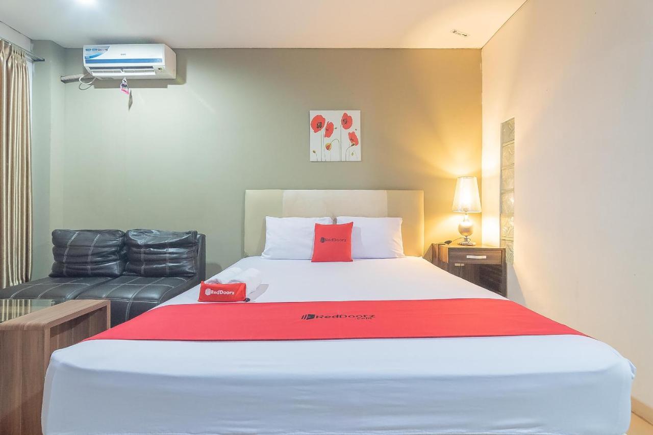 RedDoorz Plus near Sepinggan Airport 3 Hotel Sepinggang Kecil Bagian luar foto