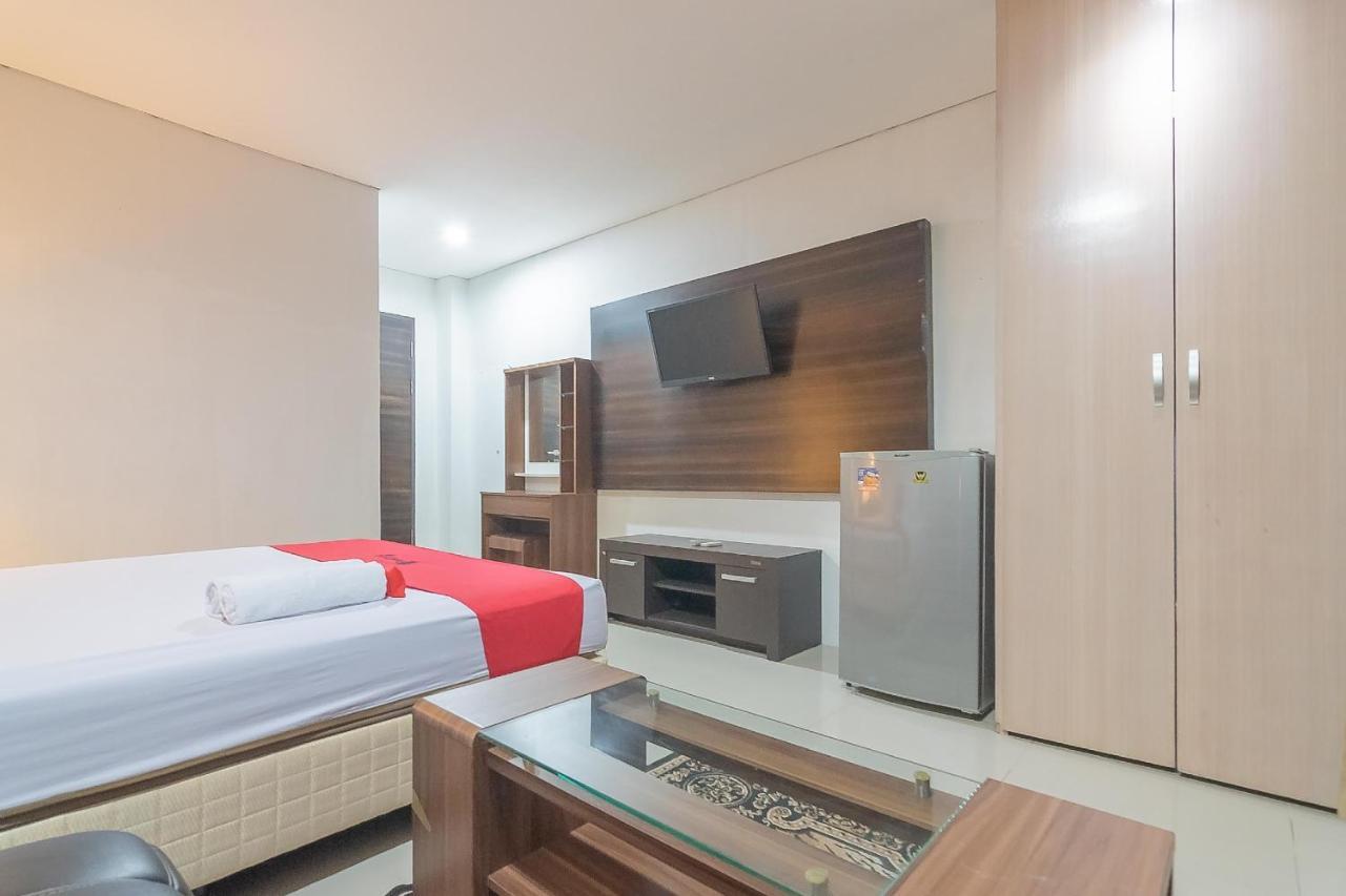 RedDoorz Plus near Sepinggan Airport 3 Hotel Sepinggang Kecil Bagian luar foto